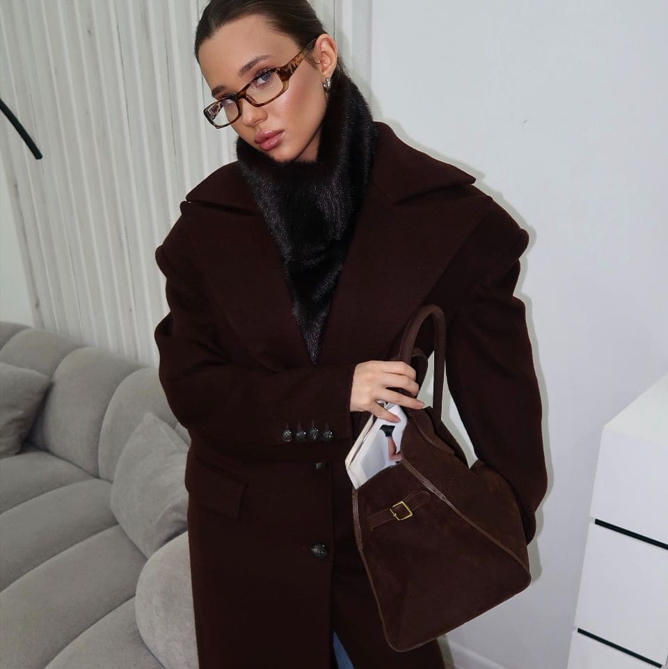 Меховая манишка женская (темный-шоколад)