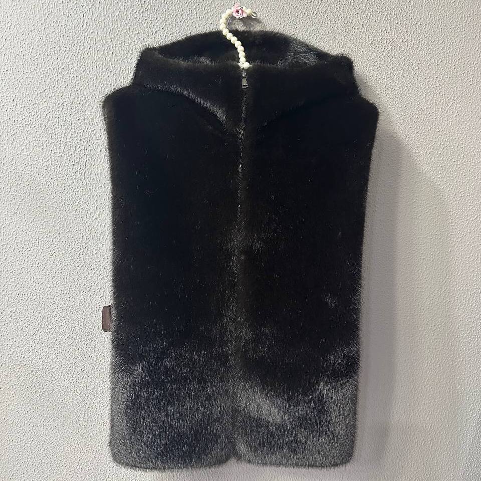 Меховая манишка женская с капюшоном (Темный шоколад, 48-52р.)