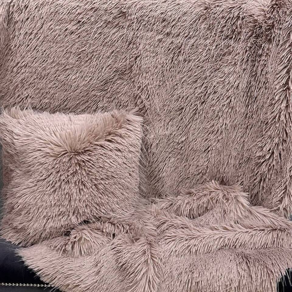 Декоративные подушки из искусственного меха Страус (Какао)
