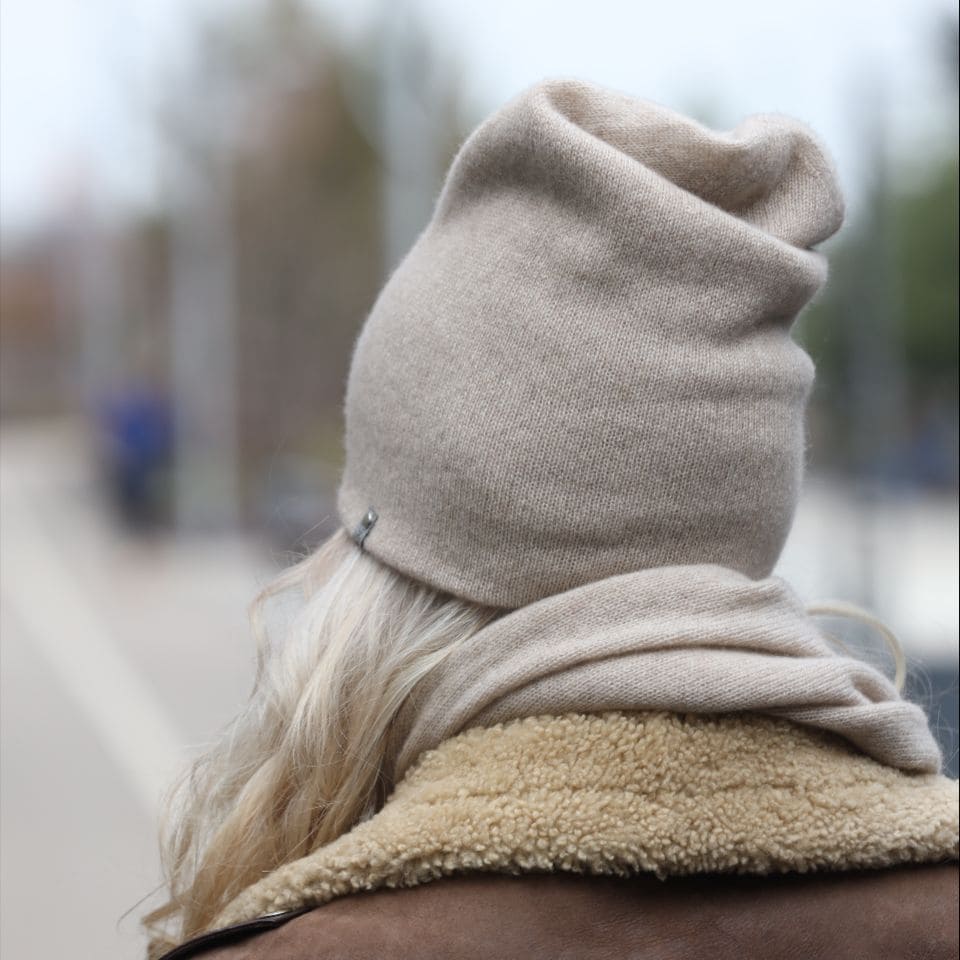 Шапка бини из 100% итальянского кашемира (Натуральный светлый)