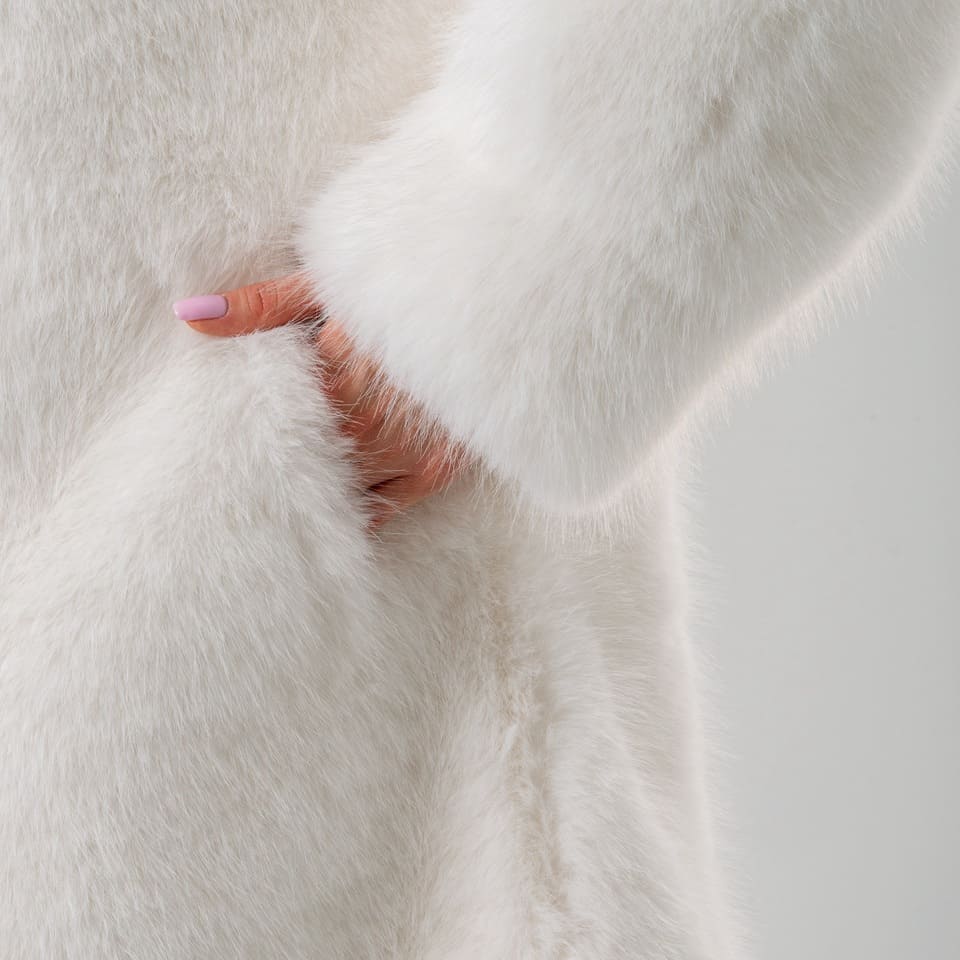 Экошуба из искусственного меха под сибирскую норку, длина 80 см (Белая)