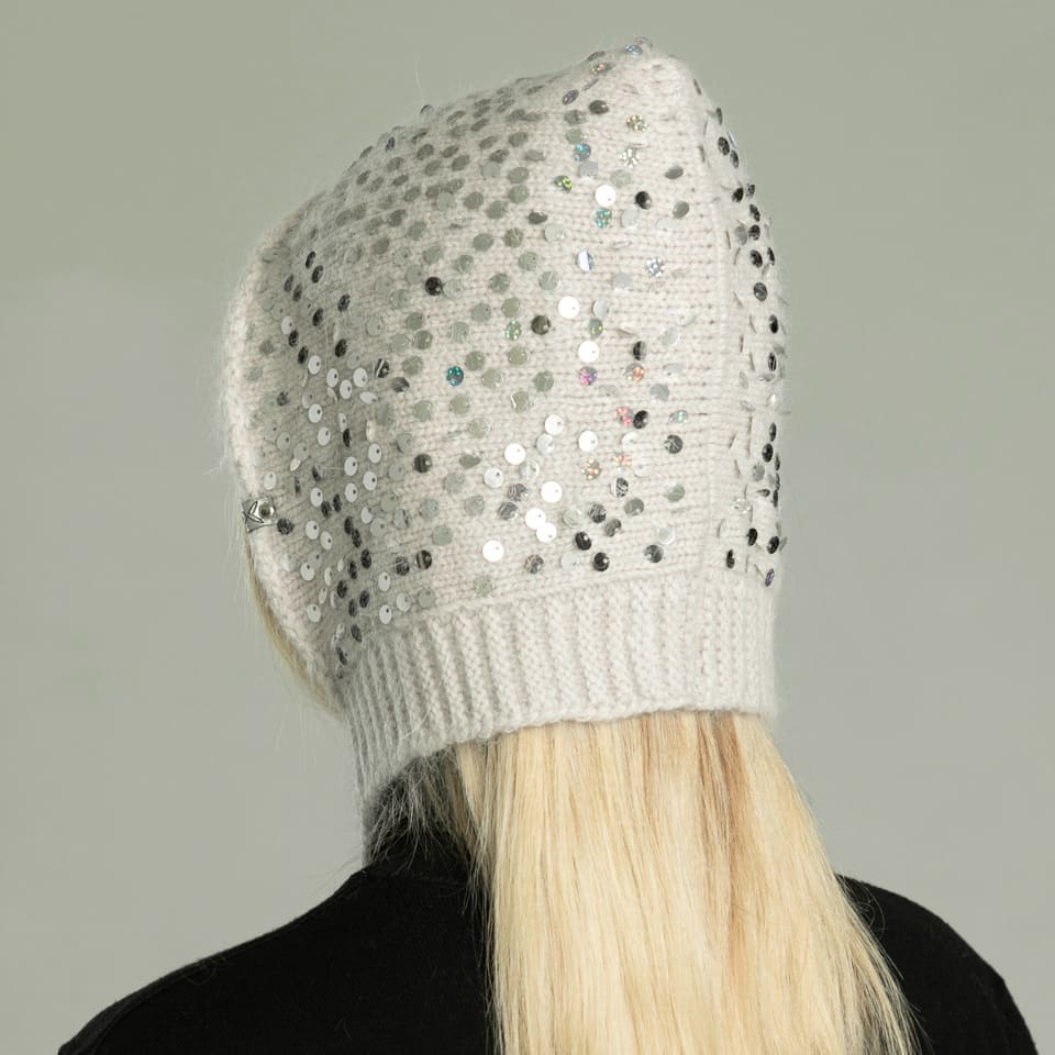 SALE Чепчики с королевскими пайетками (Молочный)